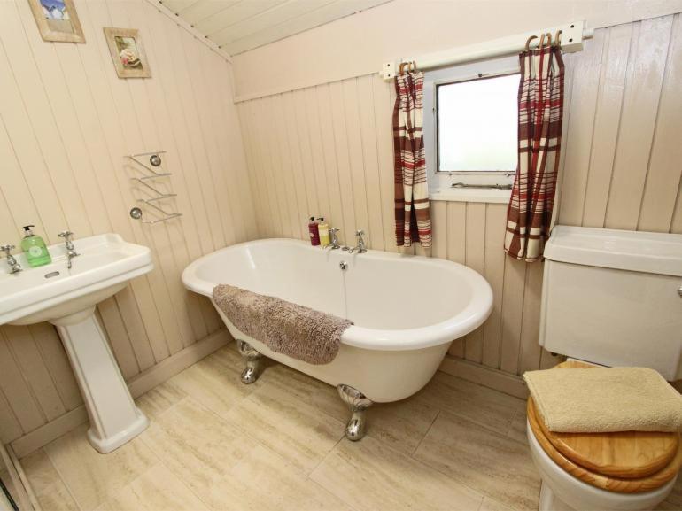 Low Alwinton Holiday Cottages *